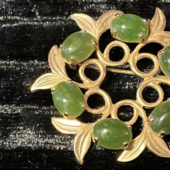 Vintage Curtis Creations 12k Gold Filled Nephrite Jade Round Brooch Pin 1.25” - Picture 2 of 6